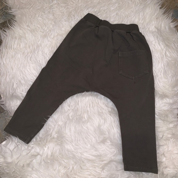 Uniqlo Joggers - Picture 2 of 2